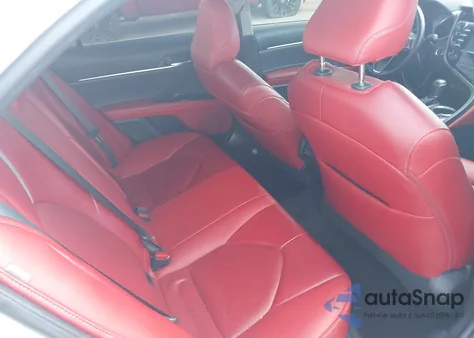 2018 Toyota Camry Xse z USA, uszkodzony, nr VIN 4T1B61HK9JU047570